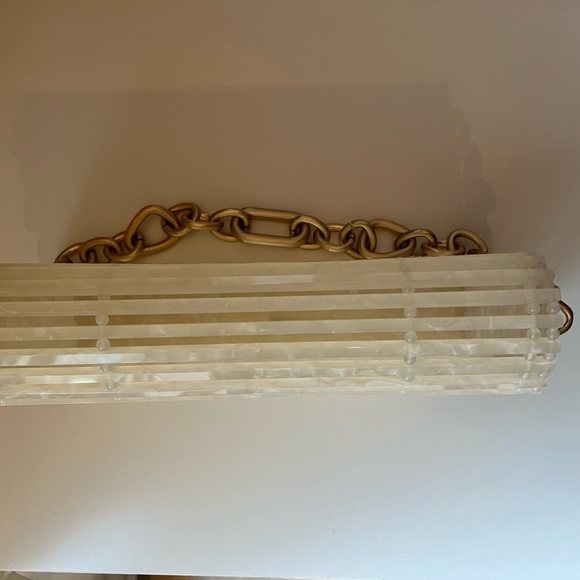 Cult Gaia Slyva Shoulder Bag in White Pearl Speck with Chain Strap - Picture 6 of 8